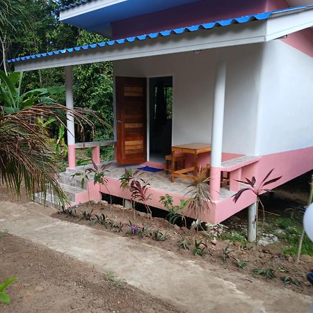 Pineapple Gardens Hotel Ko Kut Exterior foto